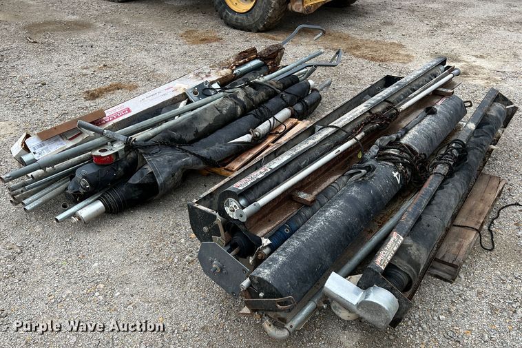 image for item IA9214 (4) roll tarps