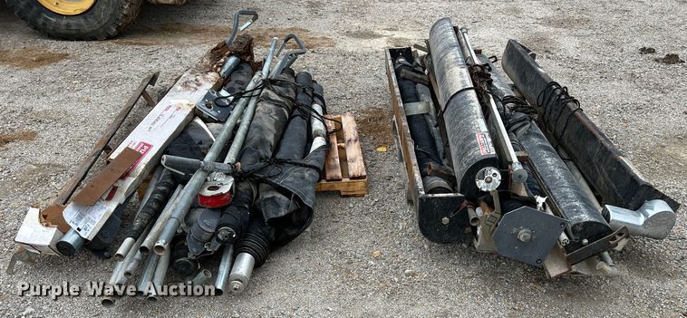 image for item IA9214 (4) roll tarps