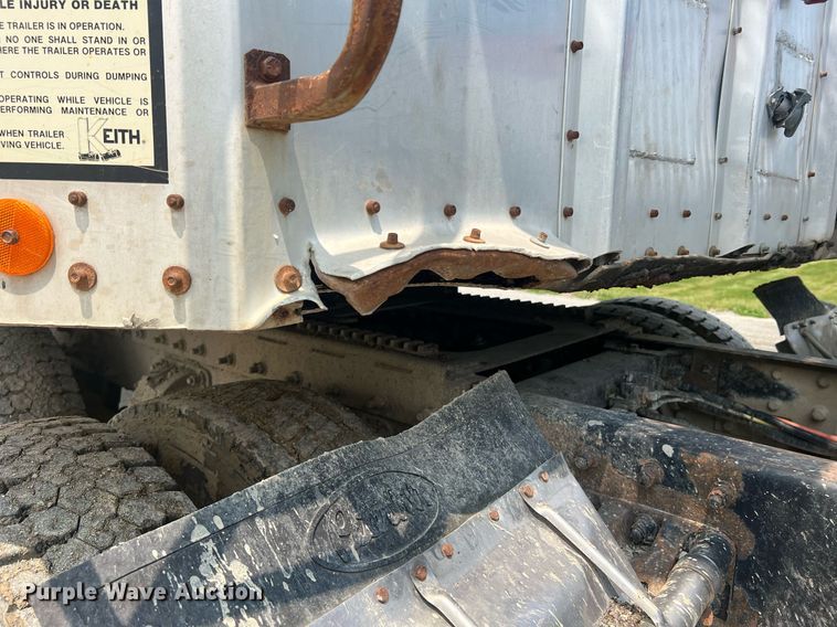 image for item II9019 2001 Wilkens 50130A0TW  walking floor trailer