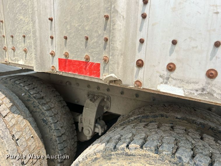 image for item II9019 2001 Wilkens 50130A0TW  walking floor trailer