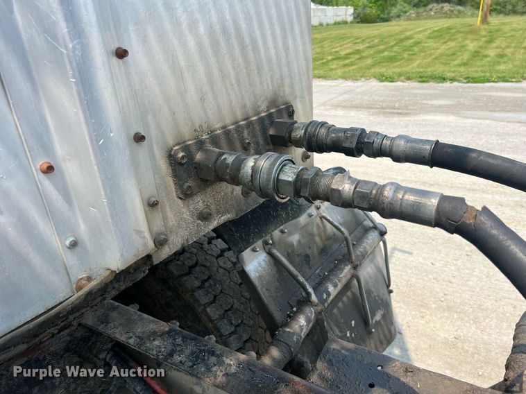 image for item II9019 2001 Wilkens 50130A0TW  walking floor trailer