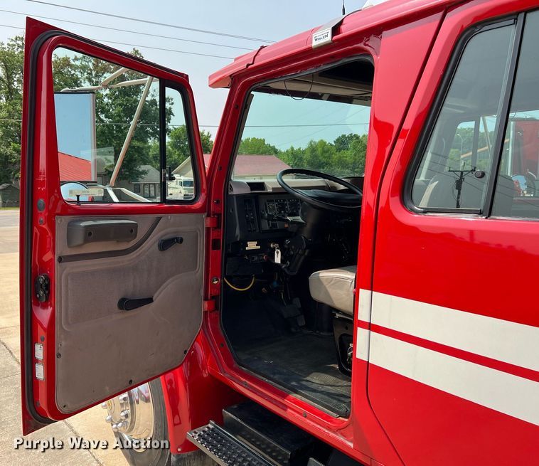 image for item II9156 1997 International 4700  rescue vehicle