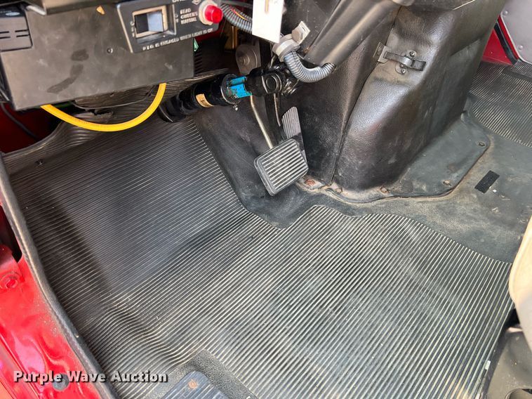 image for item II9156 1997 International 4700  rescue vehicle