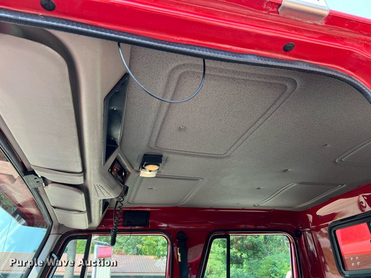 image for item II9156 1997 International 4700  rescue vehicle