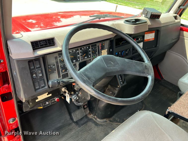 image for item II9156 1997 International 4700  rescue vehicle