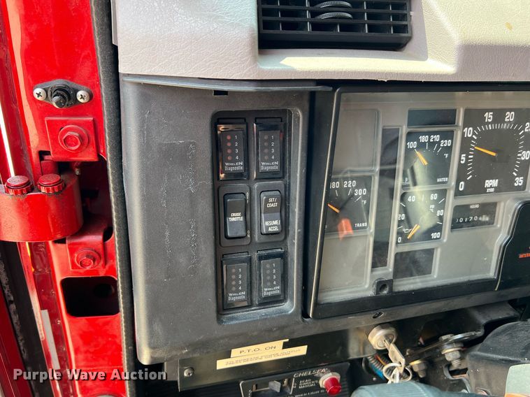 image for item II9156 1997 International 4700  rescue vehicle