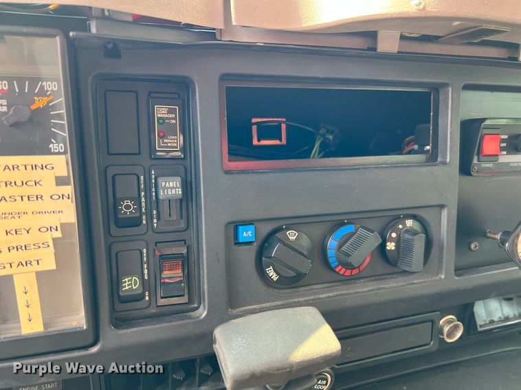 image for item II9156 1997 International 4700  rescue vehicle