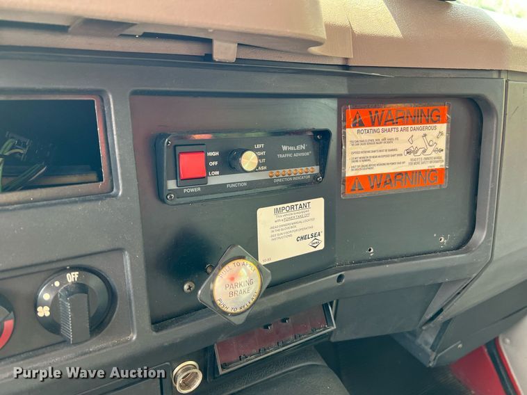 image for item II9156 1997 International 4700  rescue vehicle