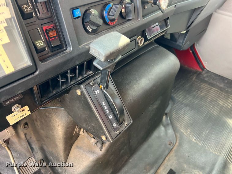 image for item II9156 1997 International 4700  rescue vehicle