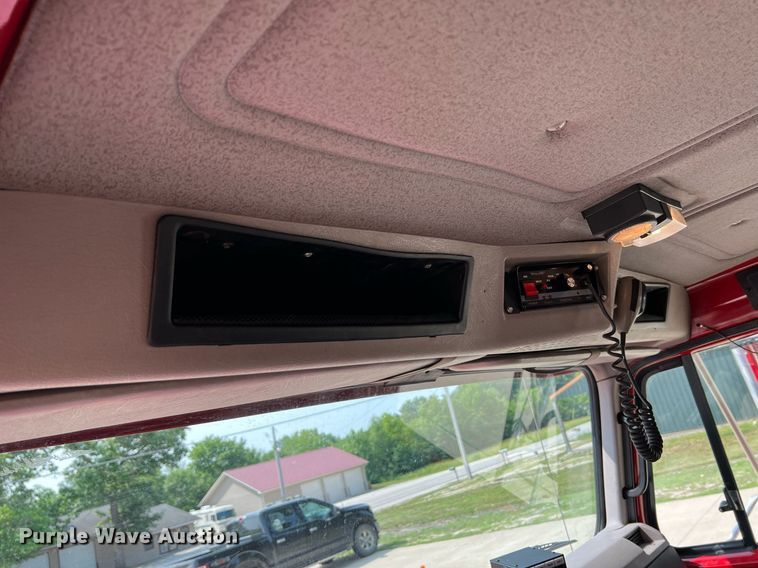 image for item II9156 1997 International 4700  rescue vehicle