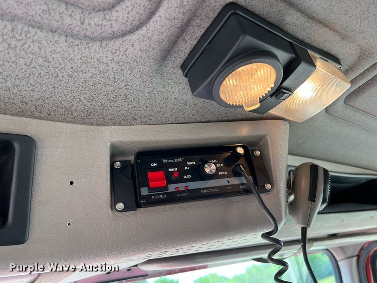 image for item II9156 1997 International 4700  rescue vehicle