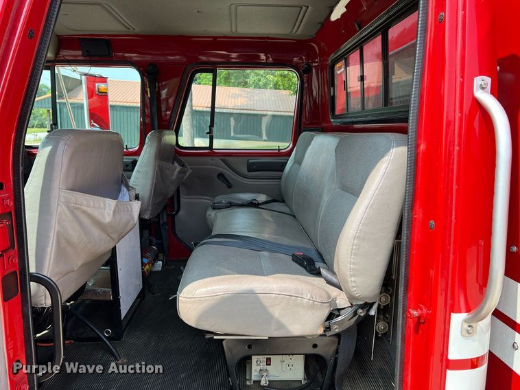 image for item II9156 1997 International 4700  rescue vehicle