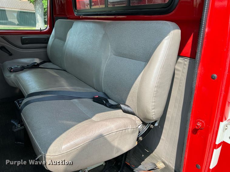 image for item II9156 1997 International 4700  rescue vehicle