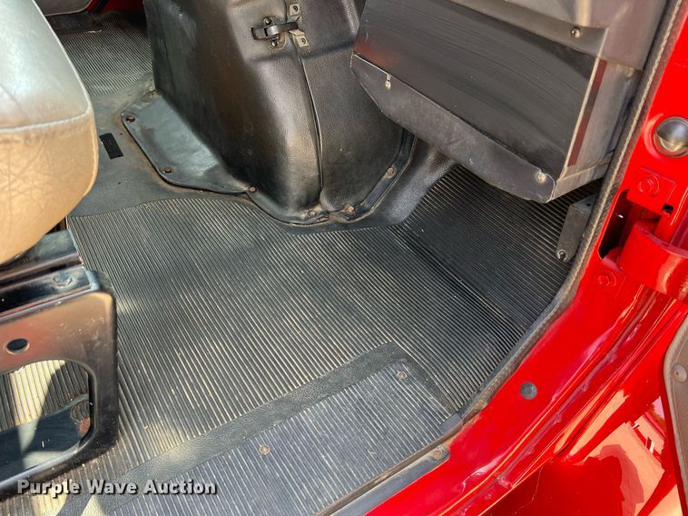 image for item II9156 1997 International 4700  rescue vehicle