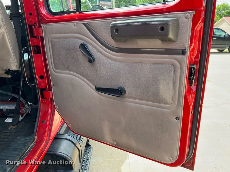 image for item II9156 1997 International 4700  rescue vehicle