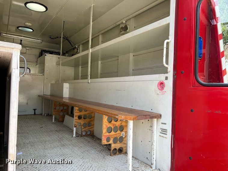 image for item II9156 1997 International 4700  rescue vehicle