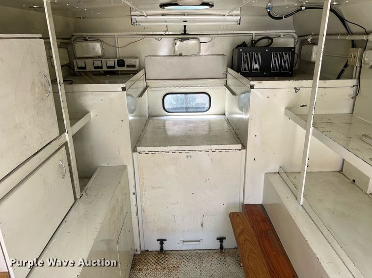 image for item II9156 1997 International 4700  rescue vehicle