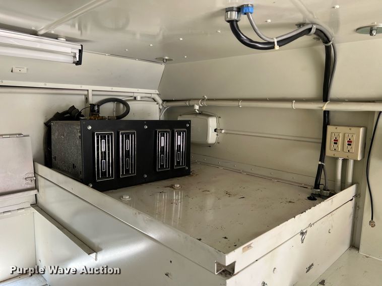 image for item II9156 1997 International 4700  rescue vehicle