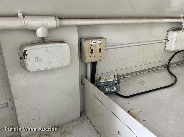 image for item II9156 1997 International 4700  rescue vehicle