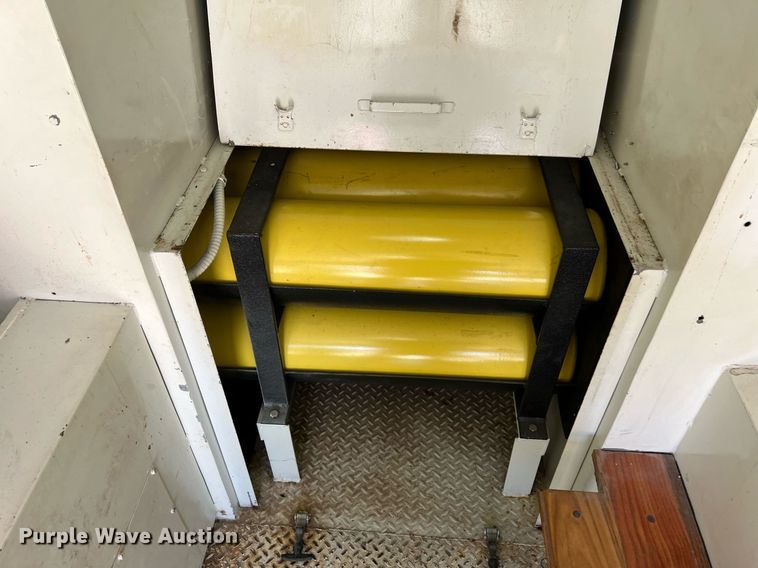 image for item II9156 1997 International 4700  rescue vehicle