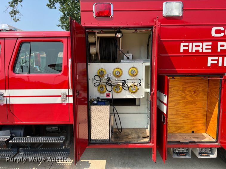 image for item II9156 1997 International 4700  rescue vehicle