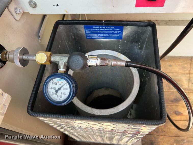 image for item II9156 1997 International 4700  rescue vehicle