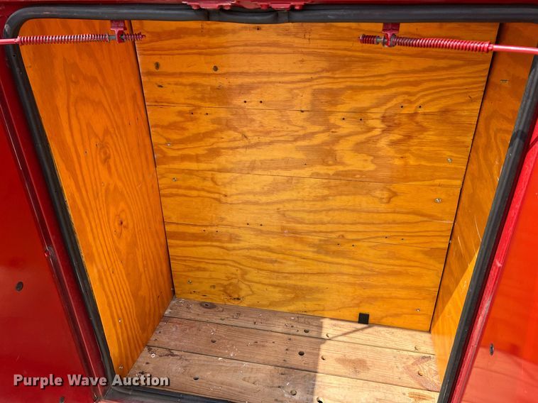 image for item II9156 1997 International 4700  rescue vehicle