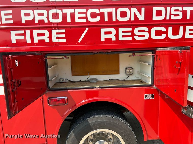 image for item II9156 1997 International 4700  rescue vehicle