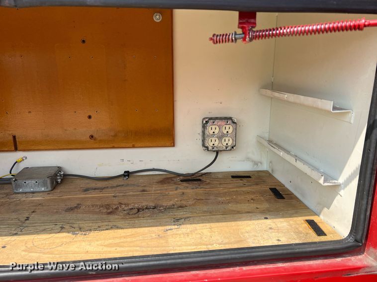 image for item II9156 1997 International 4700  rescue vehicle