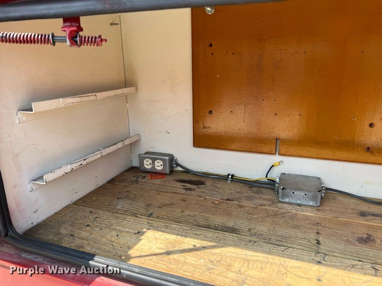 image for item II9156 1997 International 4700  rescue vehicle