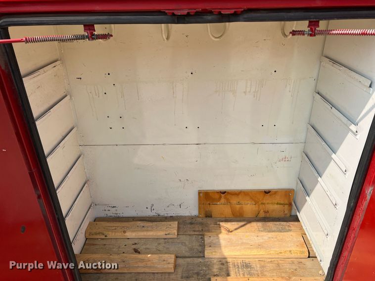 image for item II9156 1997 International 4700  rescue vehicle