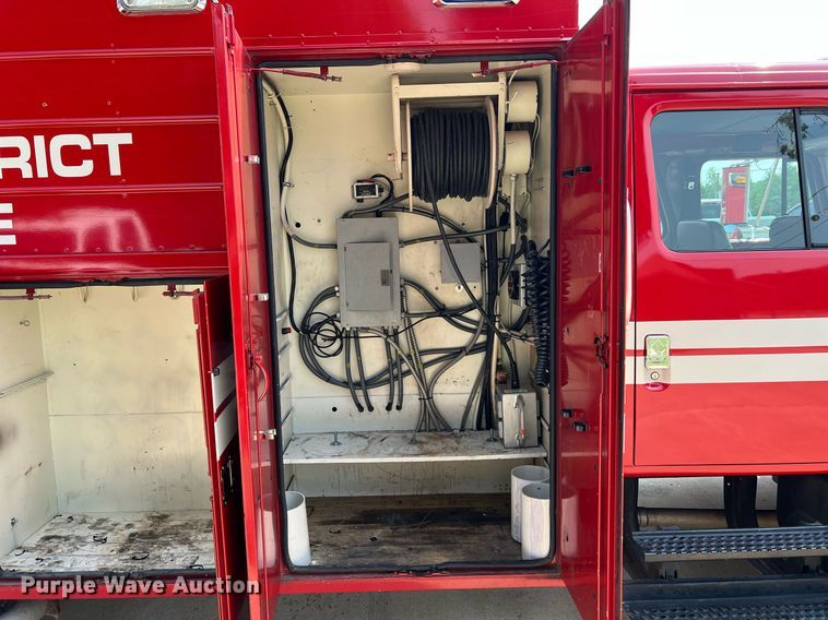 image for item II9156 1997 International 4700  rescue vehicle