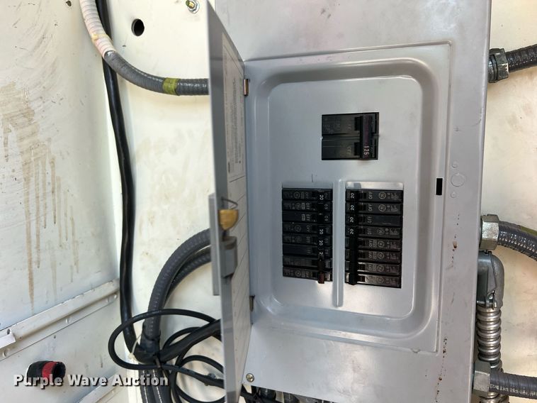 image for item II9156 1997 International 4700  rescue vehicle