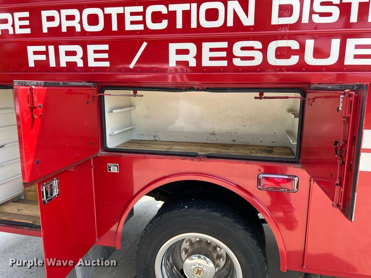 image for item II9156 1997 International 4700  rescue vehicle