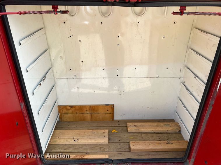 image for item II9156 1997 International 4700  rescue vehicle