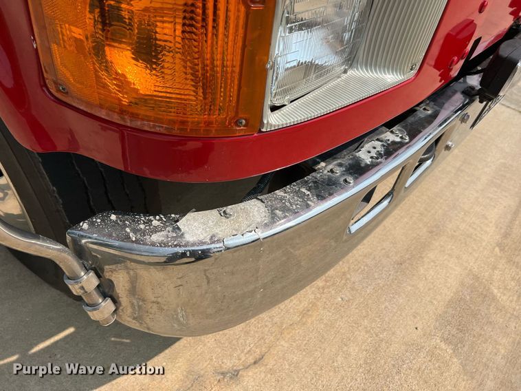 image for item II9156 1997 International 4700  rescue vehicle