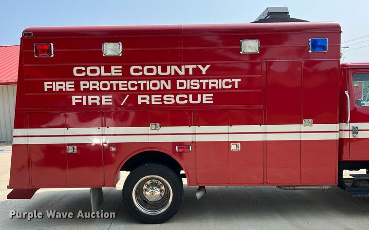image for item II9156 1997 International 4700  rescue vehicle