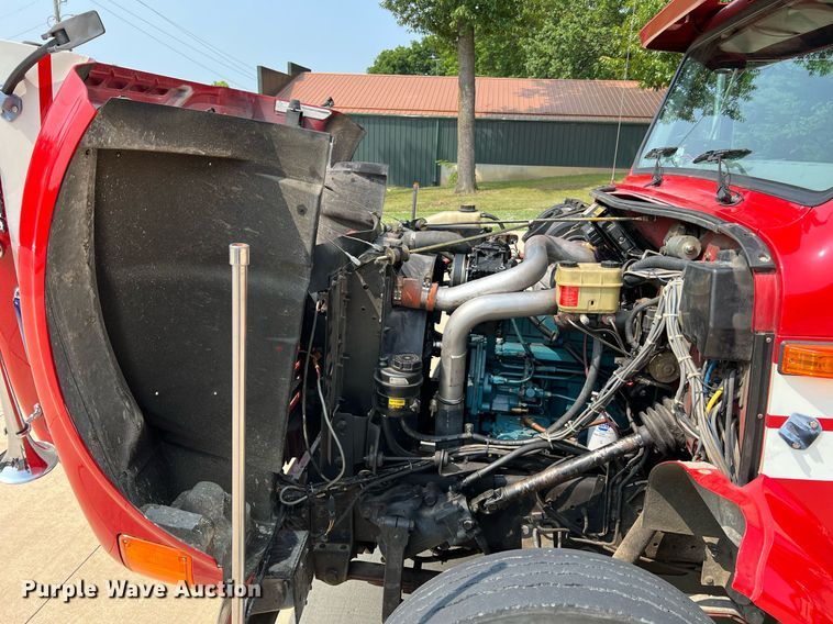 image for item II9156 1997 International 4700  rescue vehicle