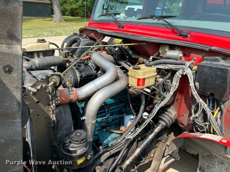 image for item II9156 1997 International 4700  rescue vehicle