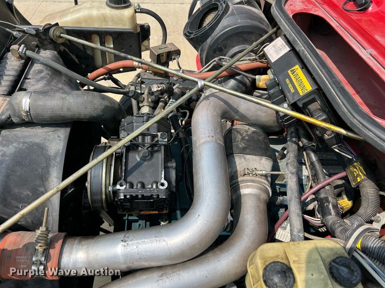 image for item II9156 1997 International 4700  rescue vehicle