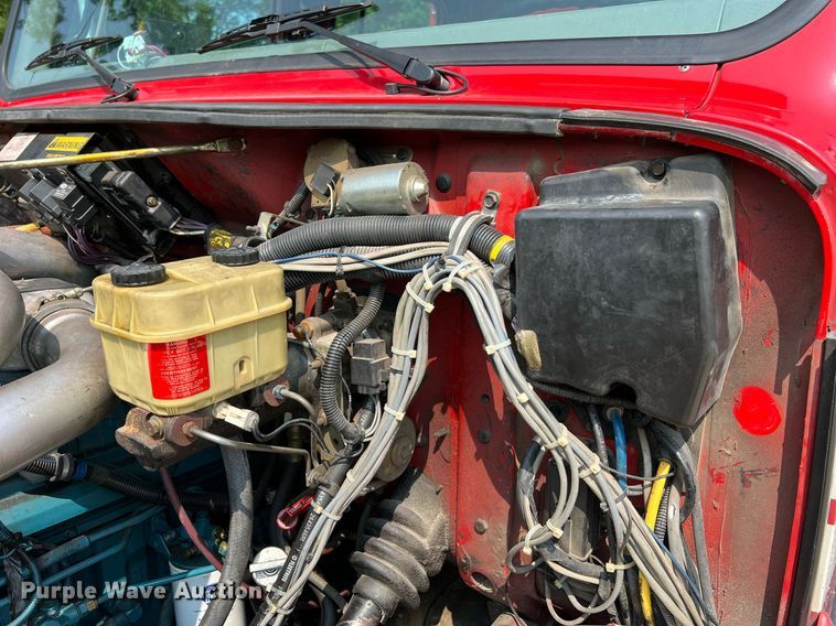 image for item II9156 1997 International 4700  rescue vehicle