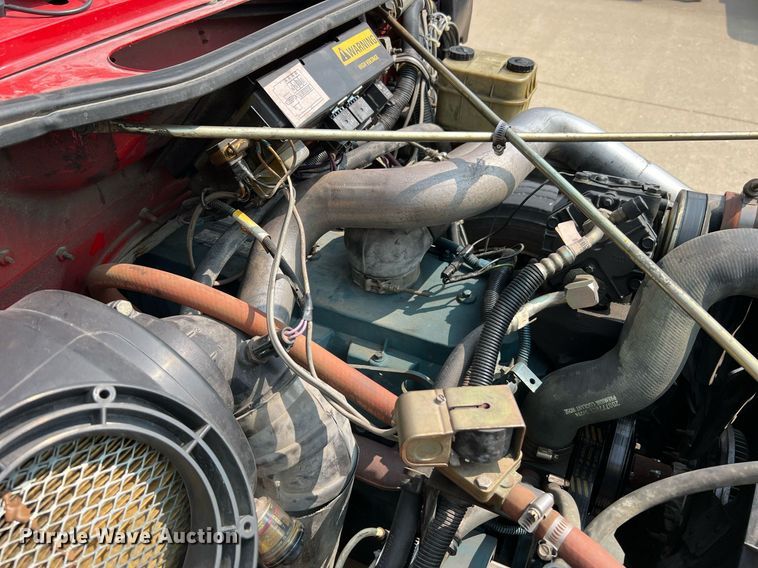 image for item II9156 1997 International 4700  rescue vehicle