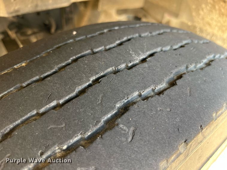 image for item II9156 1997 International 4700  rescue vehicle