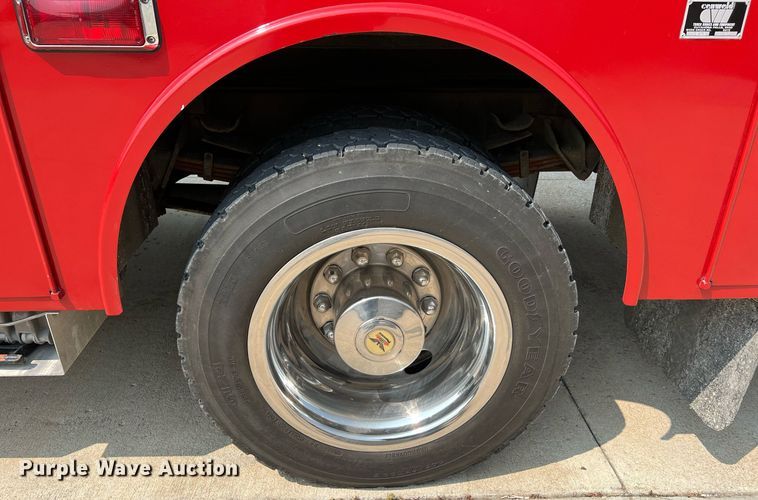 image for item II9156 1997 International 4700  rescue vehicle