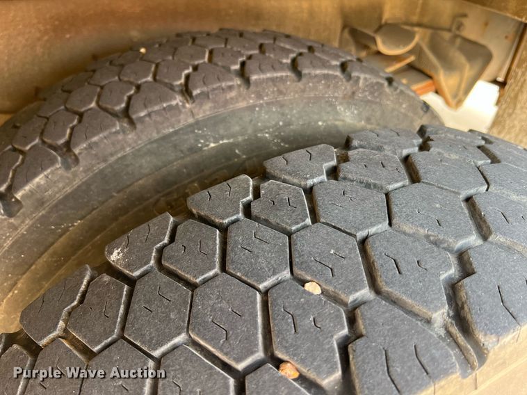 image for item II9156 1997 International 4700  rescue vehicle