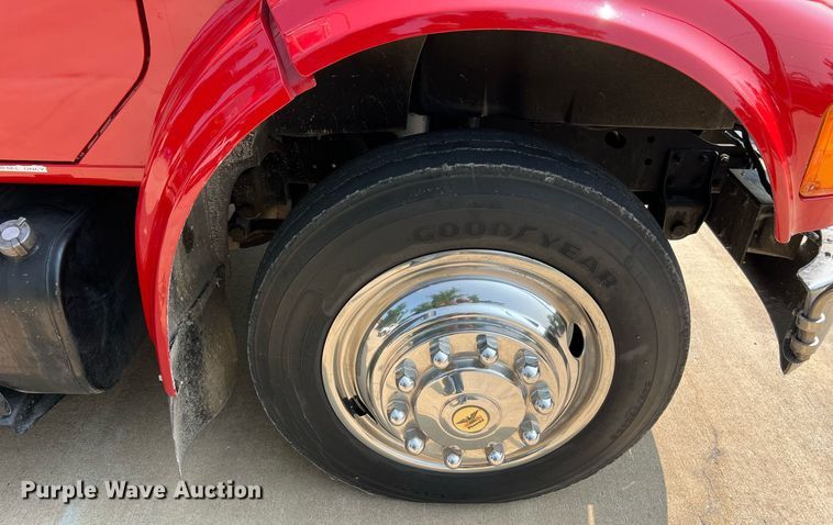 image for item II9156 1997 International 4700  rescue vehicle