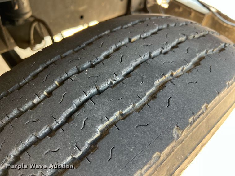 image for item II9156 1997 International 4700  rescue vehicle