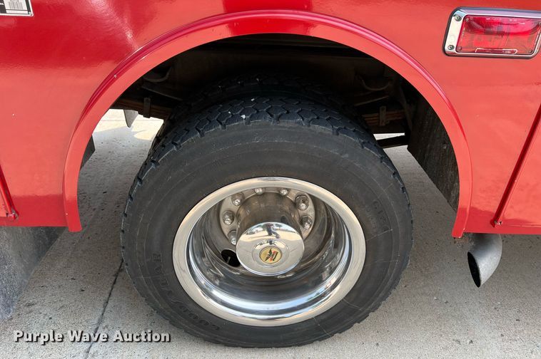 image for item II9156 1997 International 4700  rescue vehicle