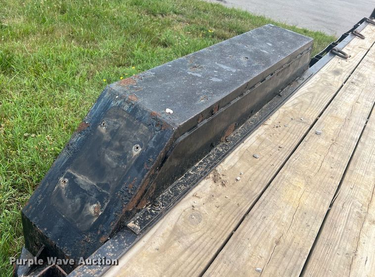 image for item II9168 2008 Doolittle  equipment trailer