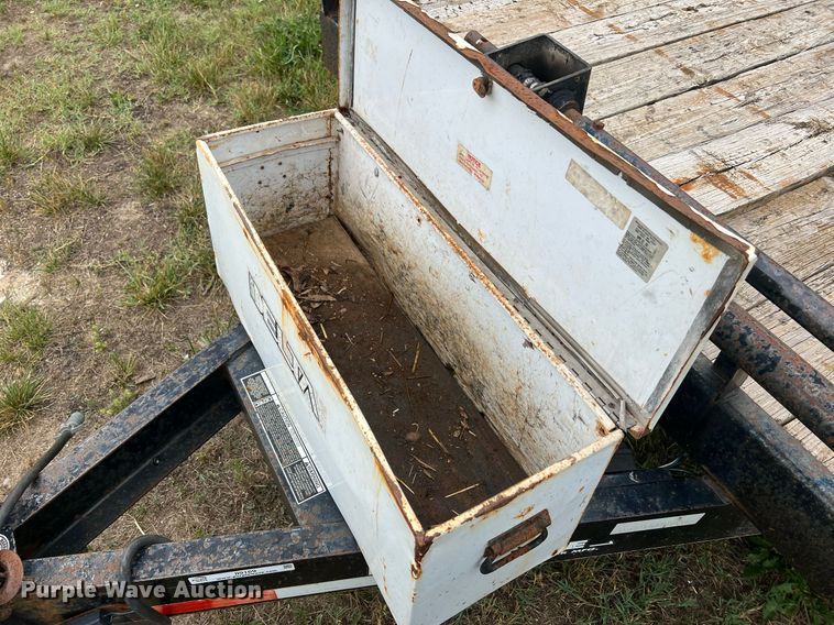 image for item II9169 2008 Doolittle  equipment trailer